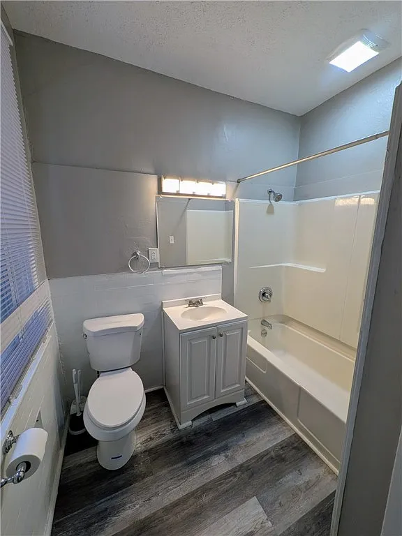 the-linden0grove-foundation-harlem-ave-bathroom